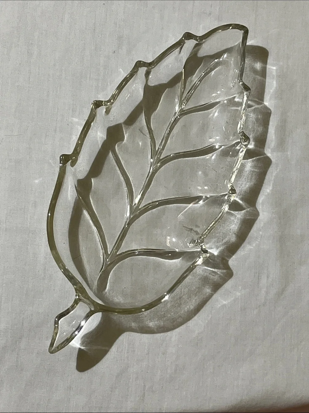 Leaf-Shaped Clear Glass Serving Tray - Decorative Home Serveware